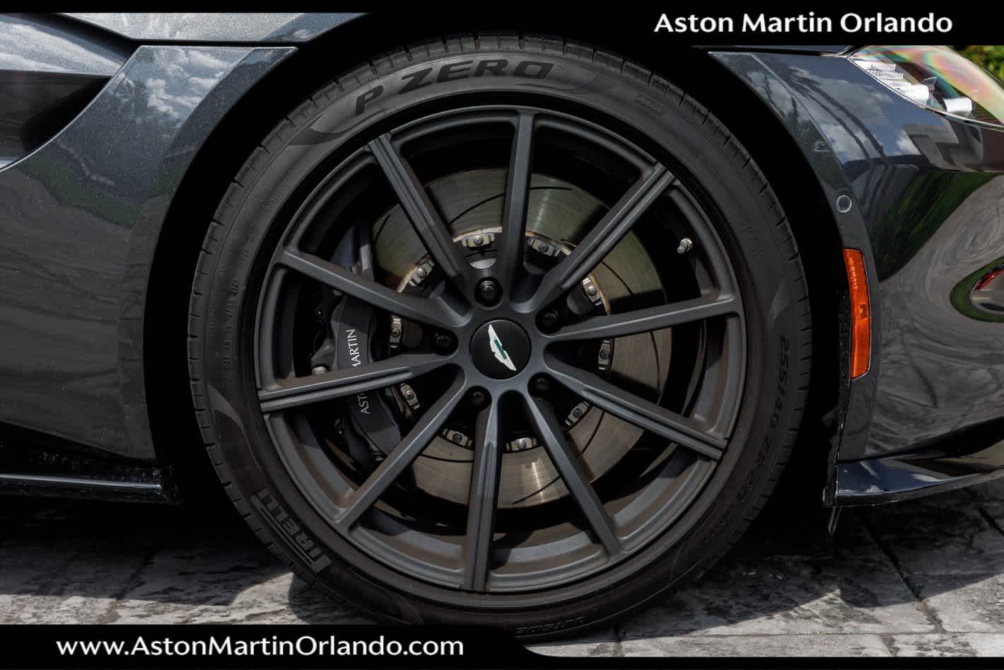 2021 Aston Martin Vantage Base