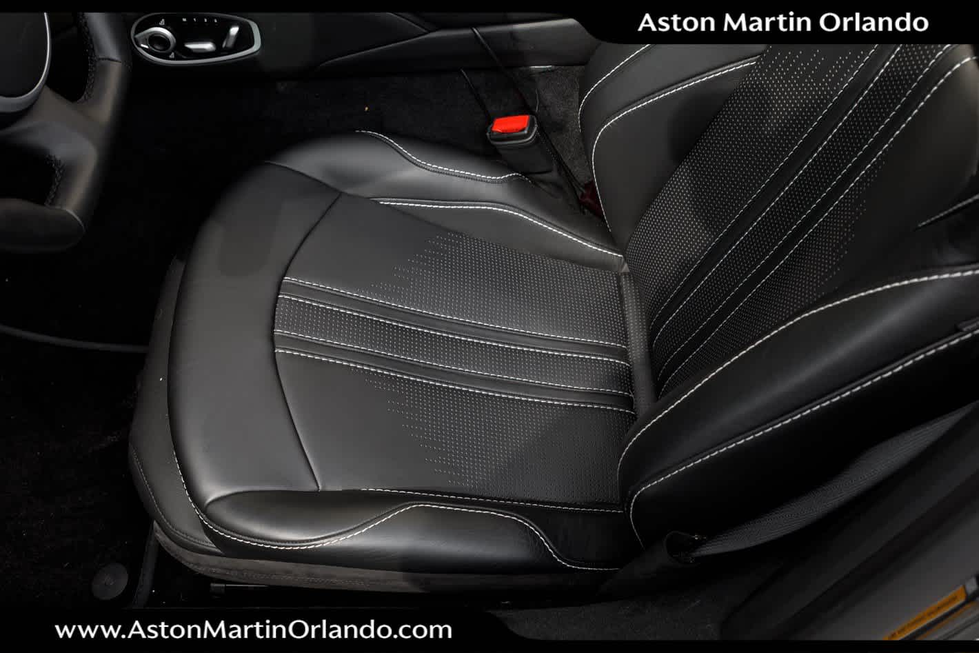 2021 Aston Martin Vantage Base