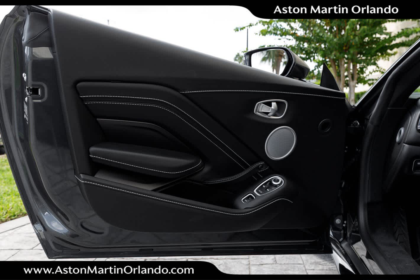 2021 Aston Martin Vantage Base