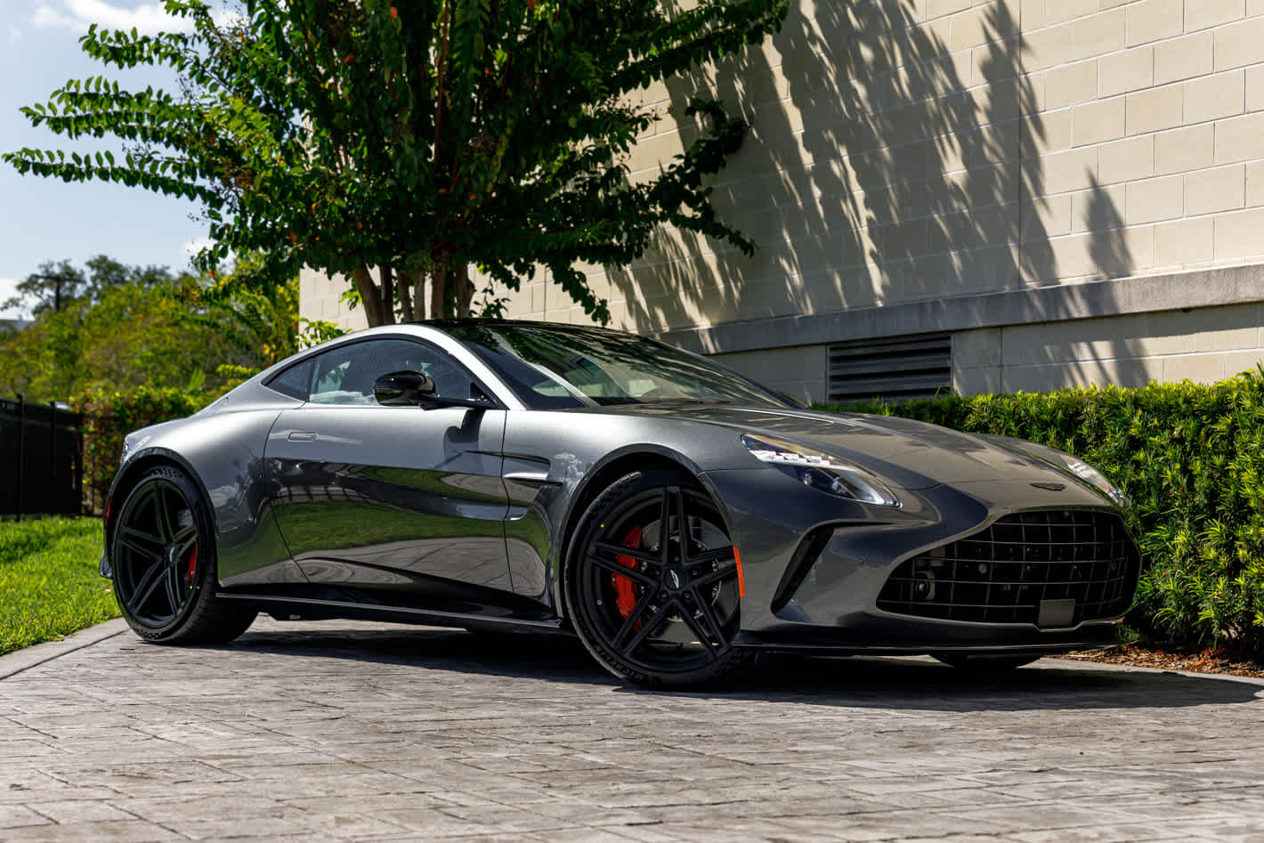 2026 Aston Martin Vantage Base