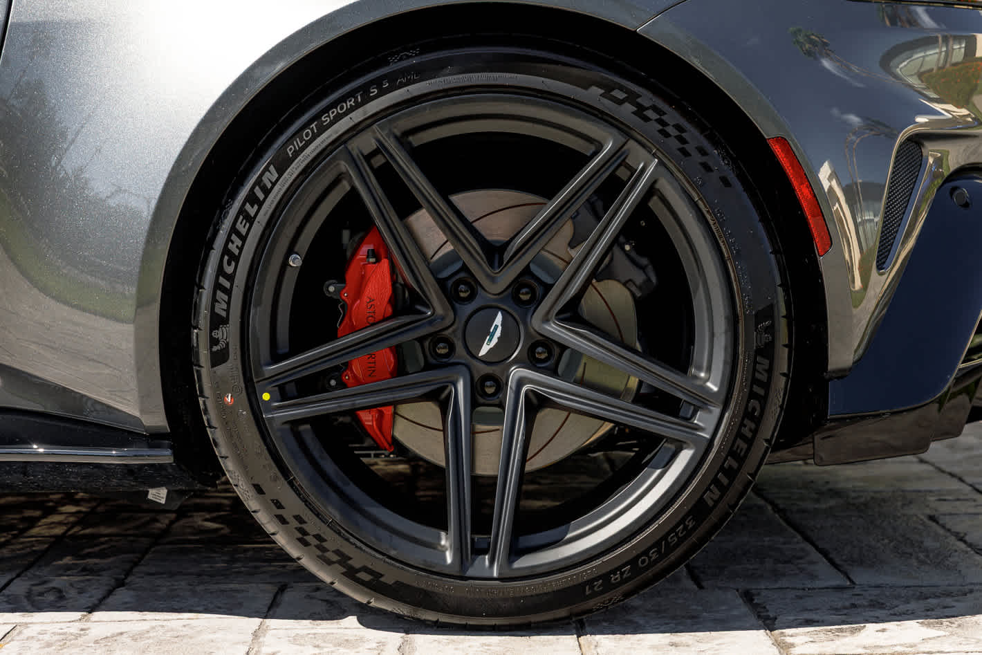 2026 Aston Martin Vantage Base