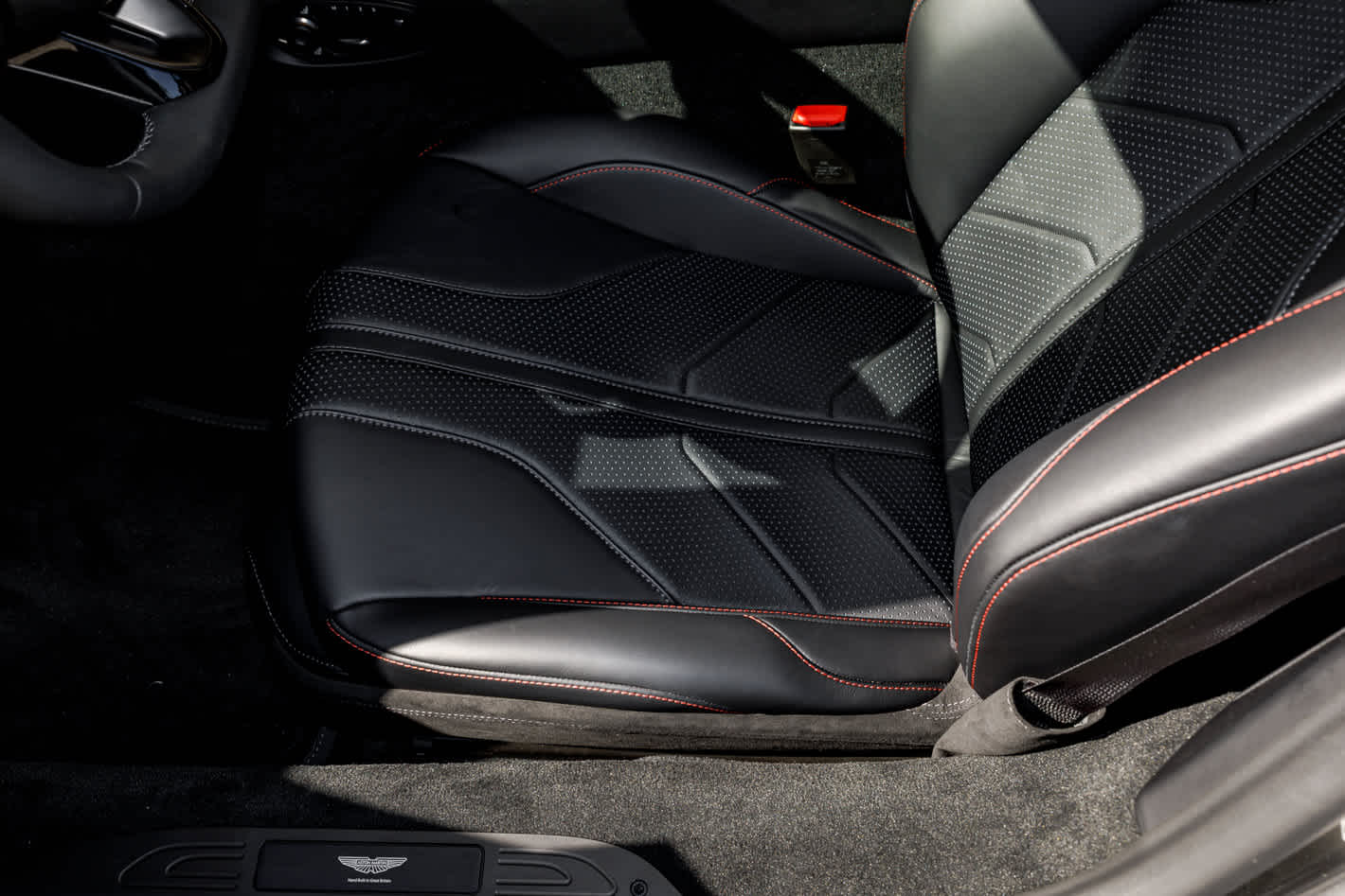 2026 Aston Martin Vantage Base