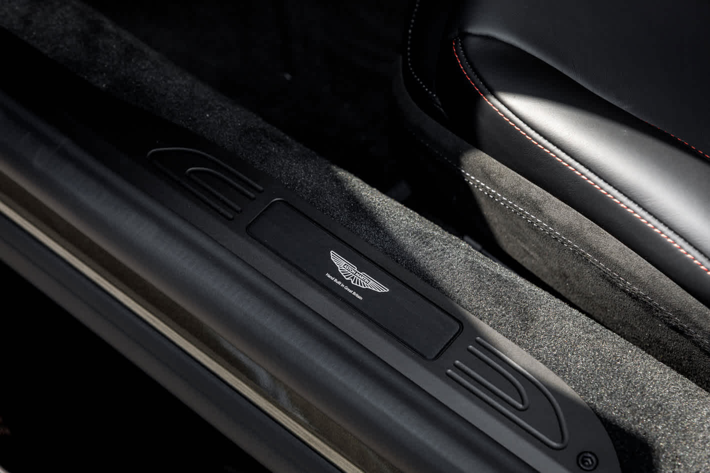 2026 Aston Martin Vantage Base