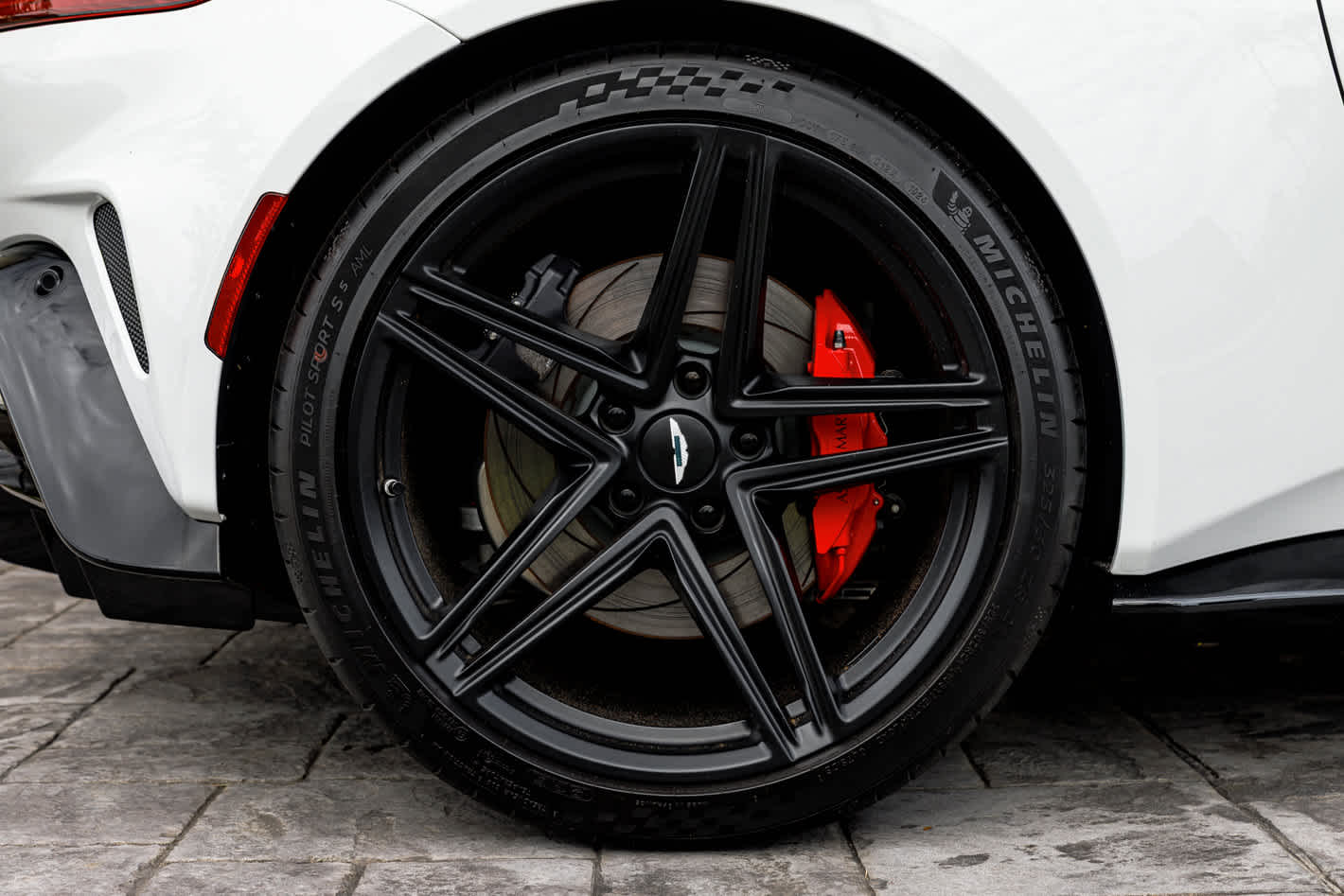 2025 Aston Martin Vantage Base