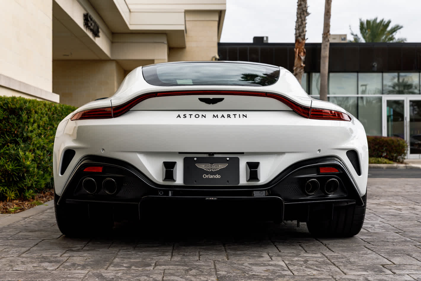 2025 Aston Martin Vantage Base