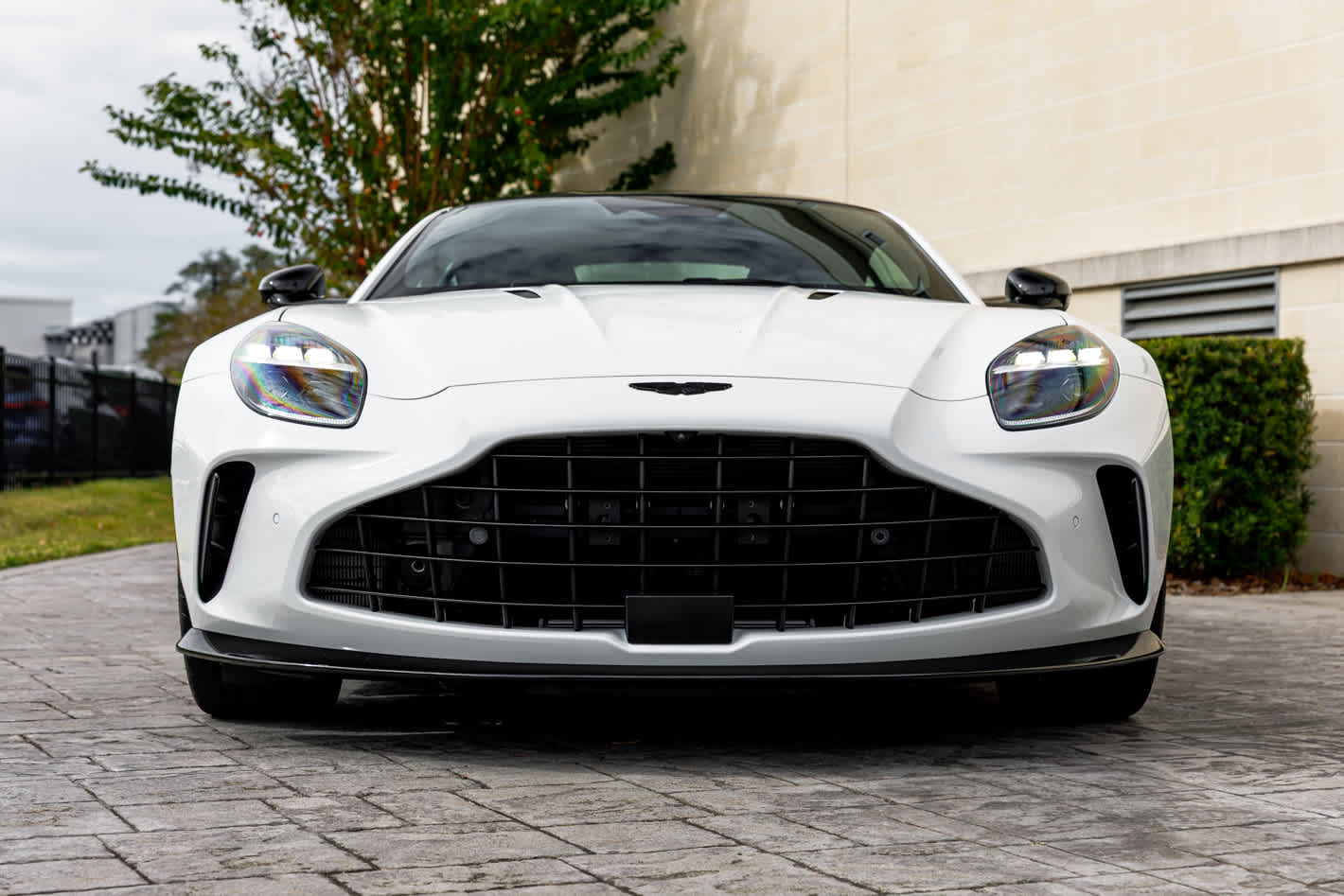 2025 Aston Martin Vantage Base