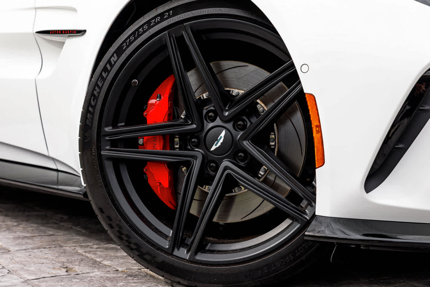 2025 Aston Martin Vantage Base