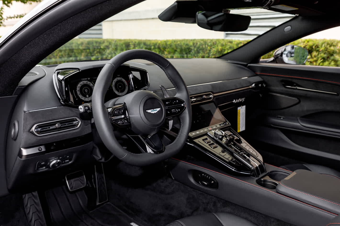 2025 Aston Martin Vantage Base