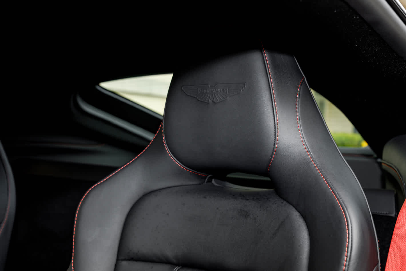 2025 Aston Martin Vantage Base