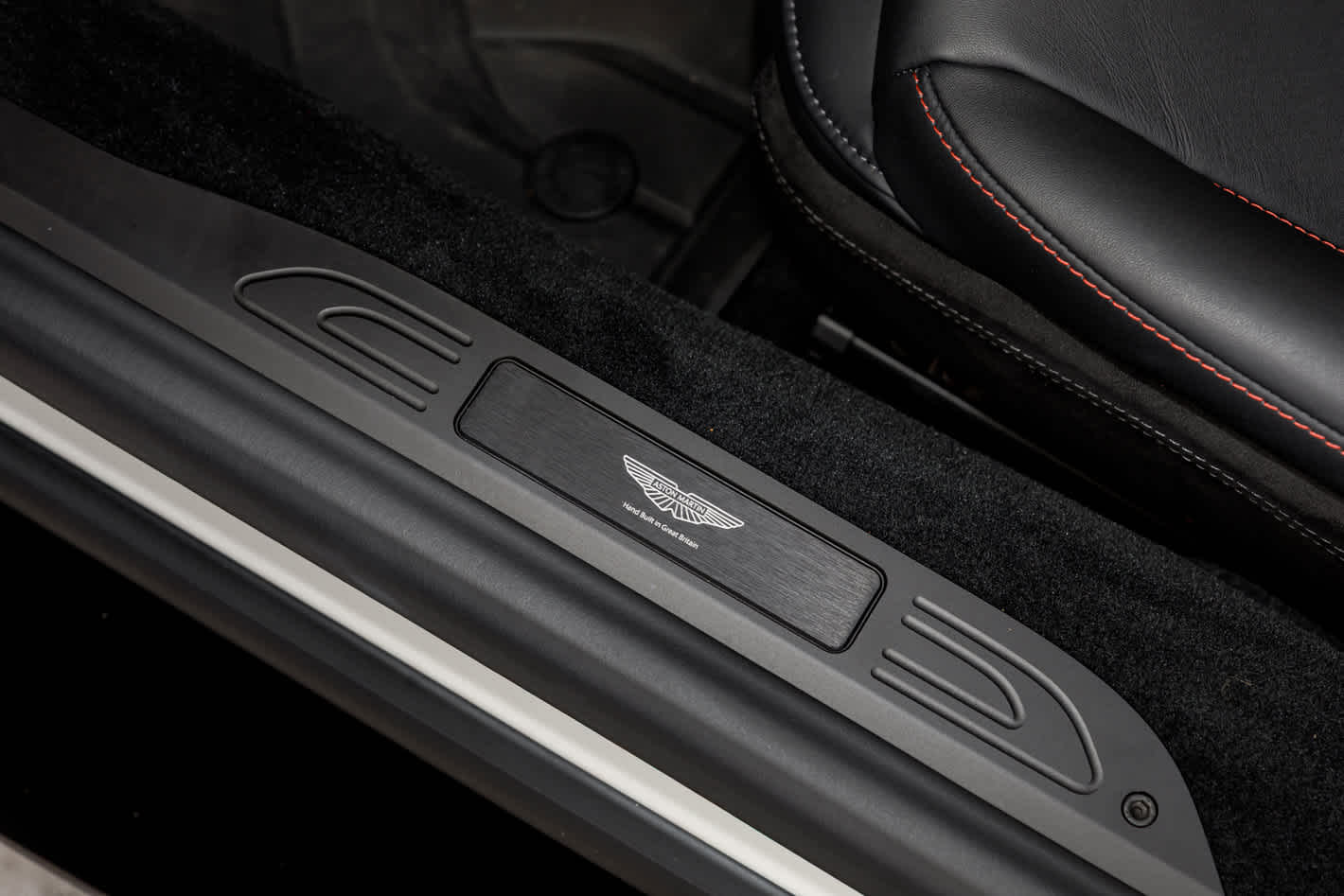 2025 Aston Martin Vantage Base