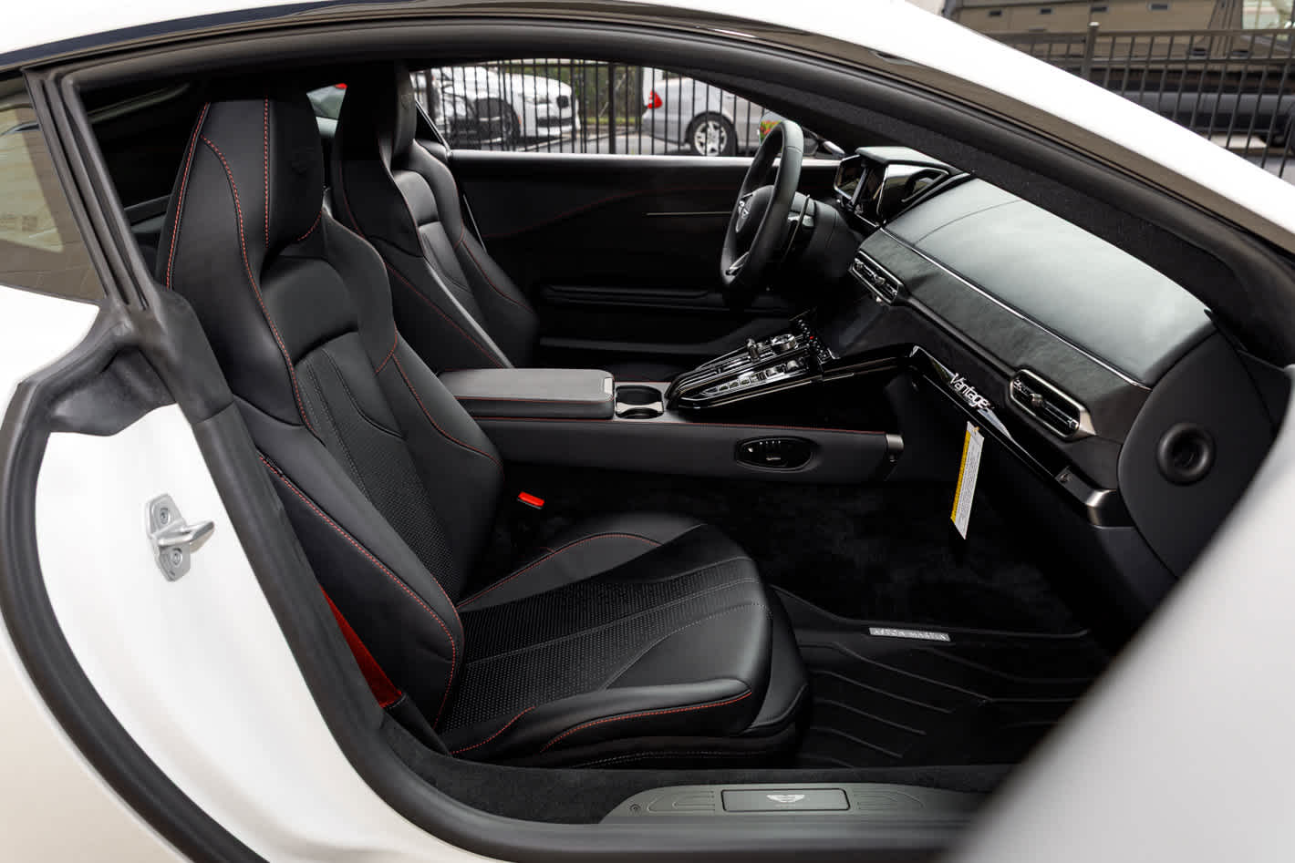 2025 Aston Martin Vantage Base