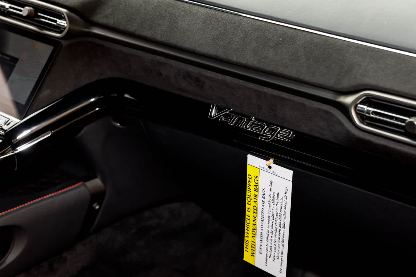 2025 Aston Martin Vantage Base