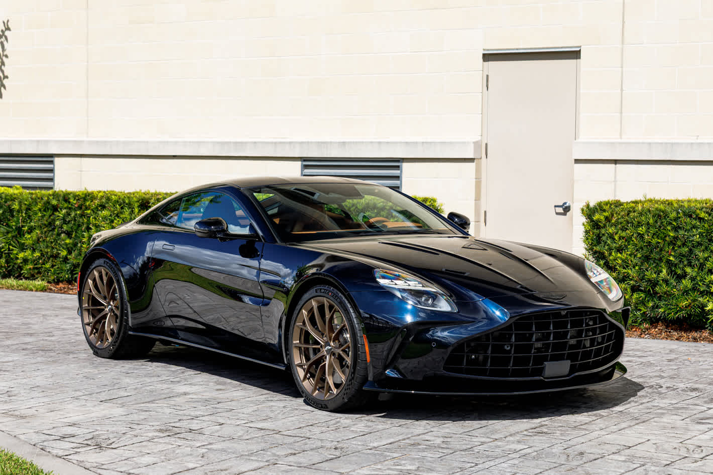 2026 Aston Martin Vantage Base