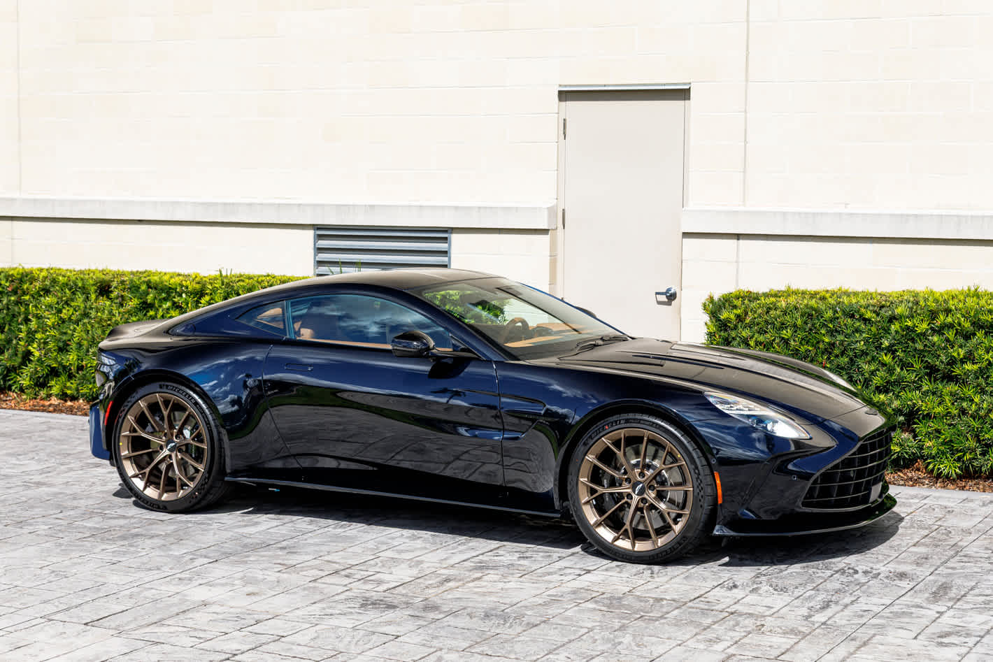 2026 Aston Martin Vantage Base