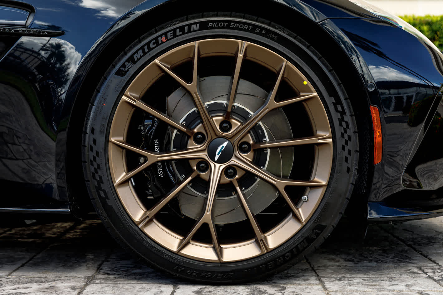 2026 Aston Martin Vantage Base