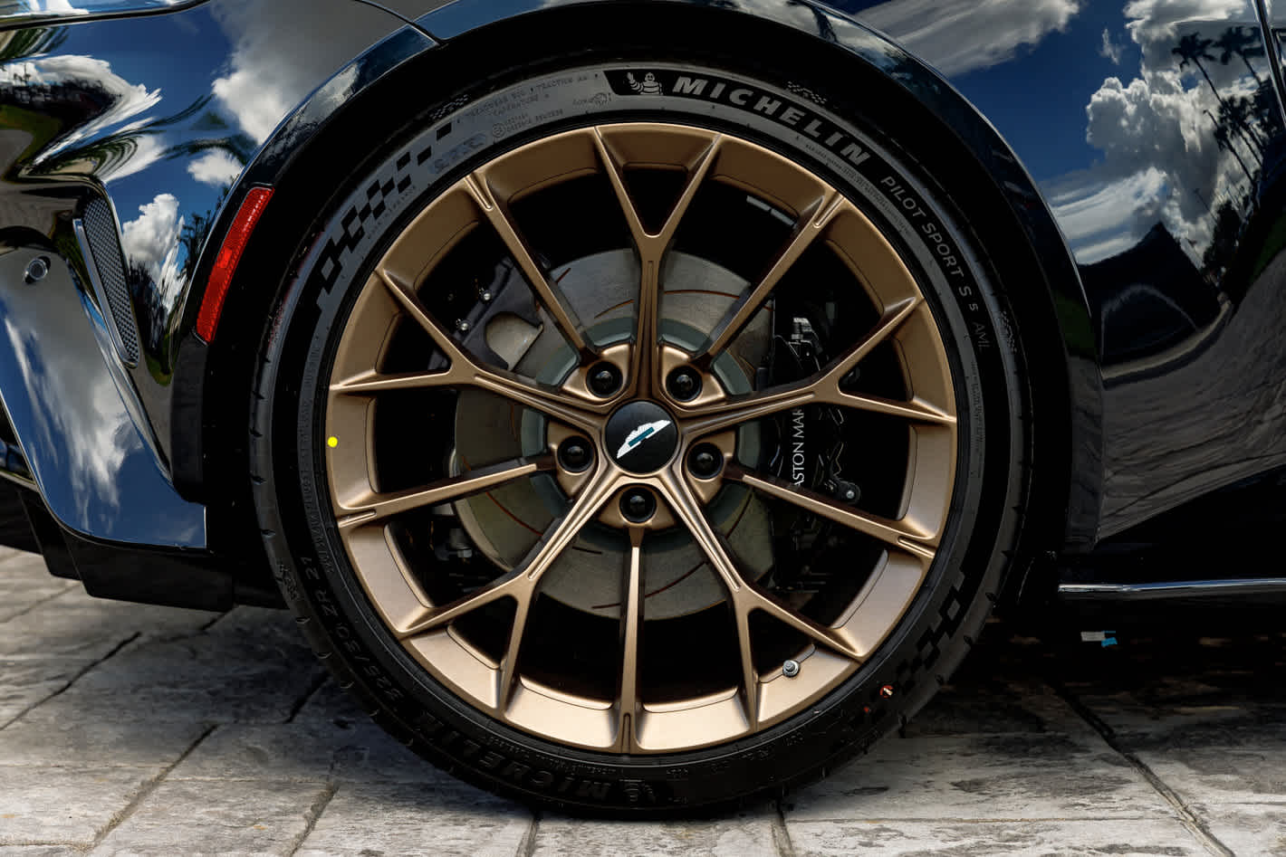 2026 Aston Martin Vantage Base