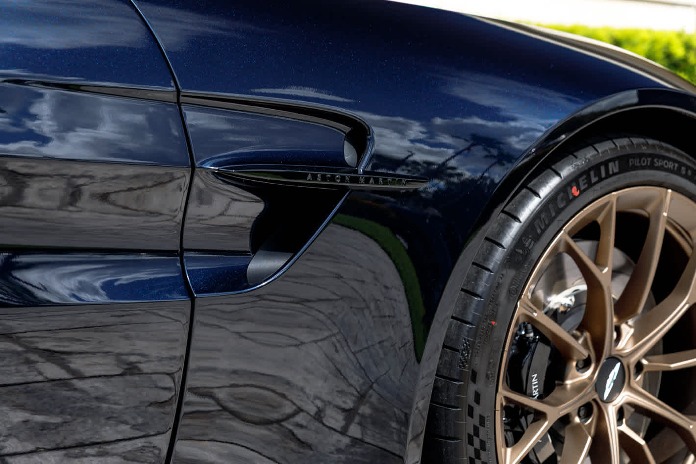 2026 Aston Martin Vantage Base