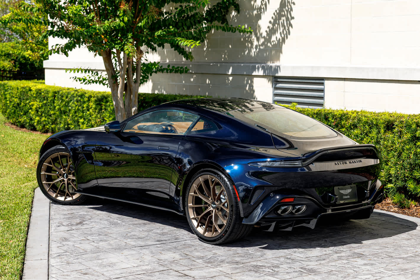 2026 Aston Martin Vantage Base