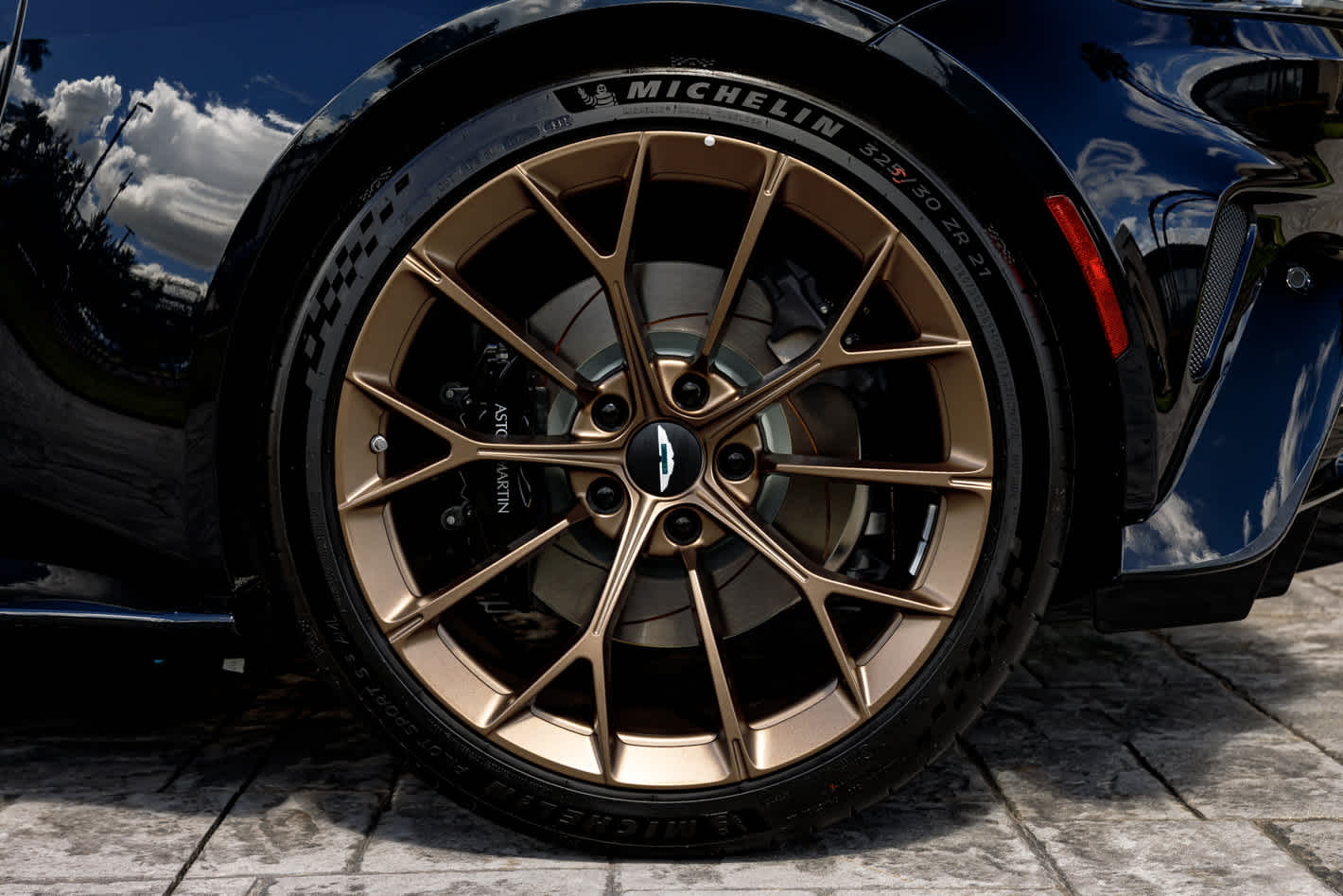 2026 Aston Martin Vantage Base