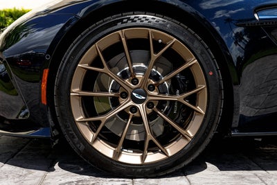 2026 Aston Martin Vantage Base