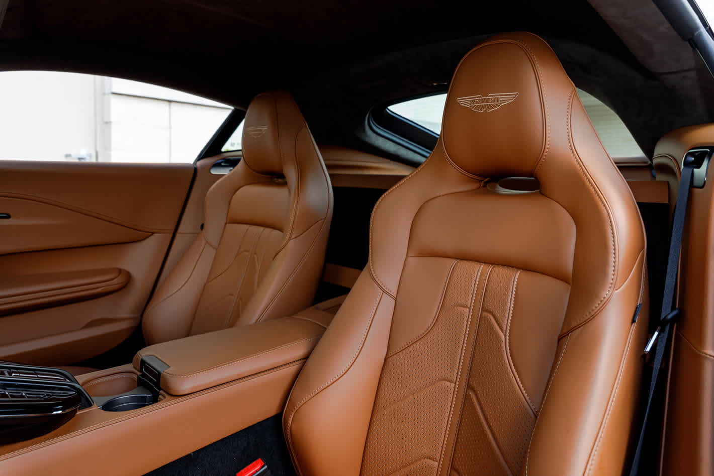 2026 Aston Martin Vantage Base