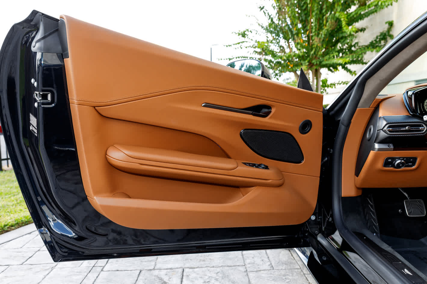 2026 Aston Martin Vantage Base