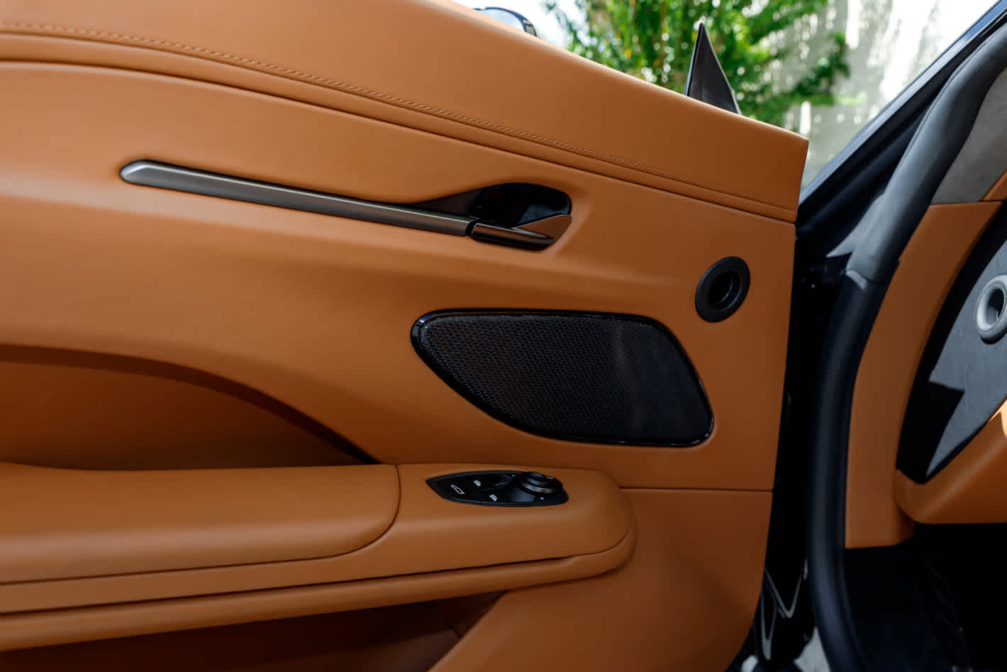 2026 Aston Martin Vantage Base