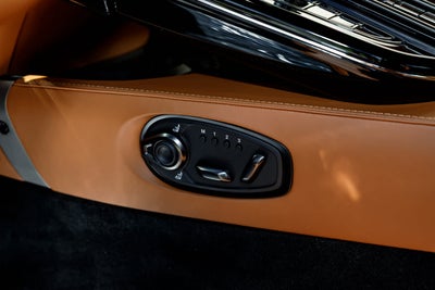 2026 Aston Martin Vantage Base