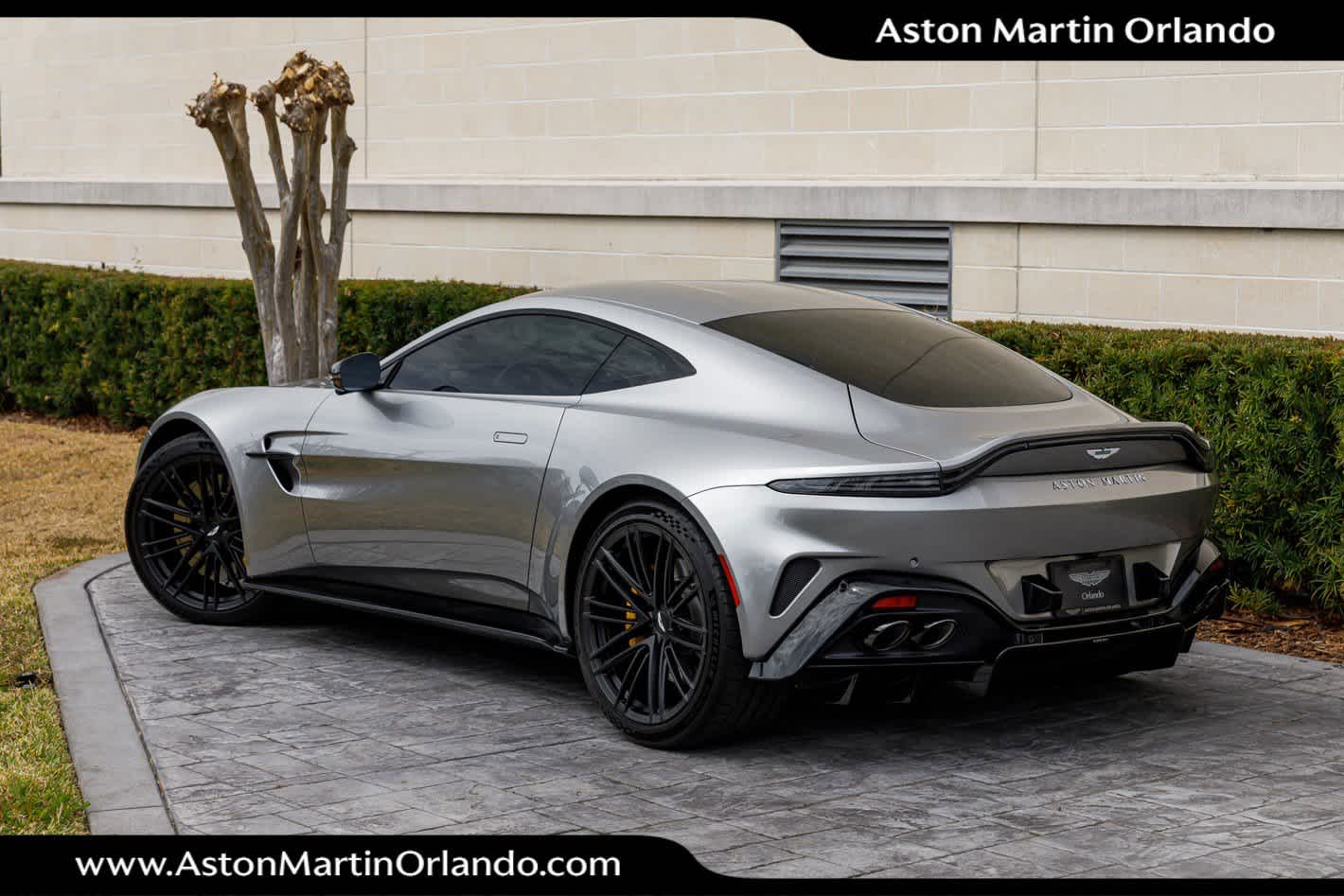 2025 Aston Martin Vantage Base