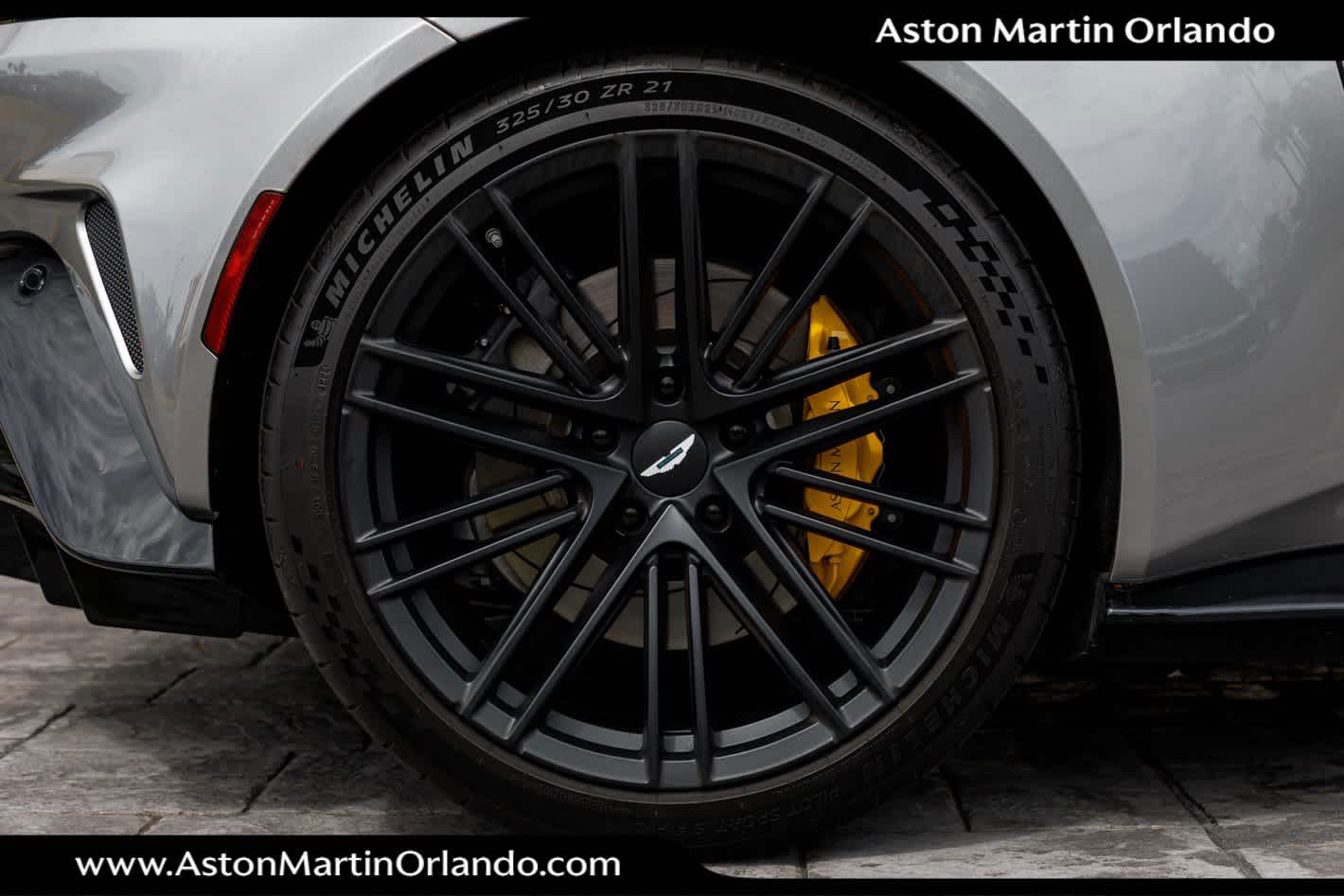 2025 Aston Martin Vantage Base