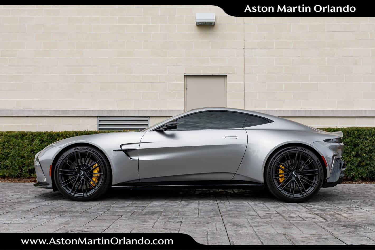 2025 Aston Martin Vantage Base