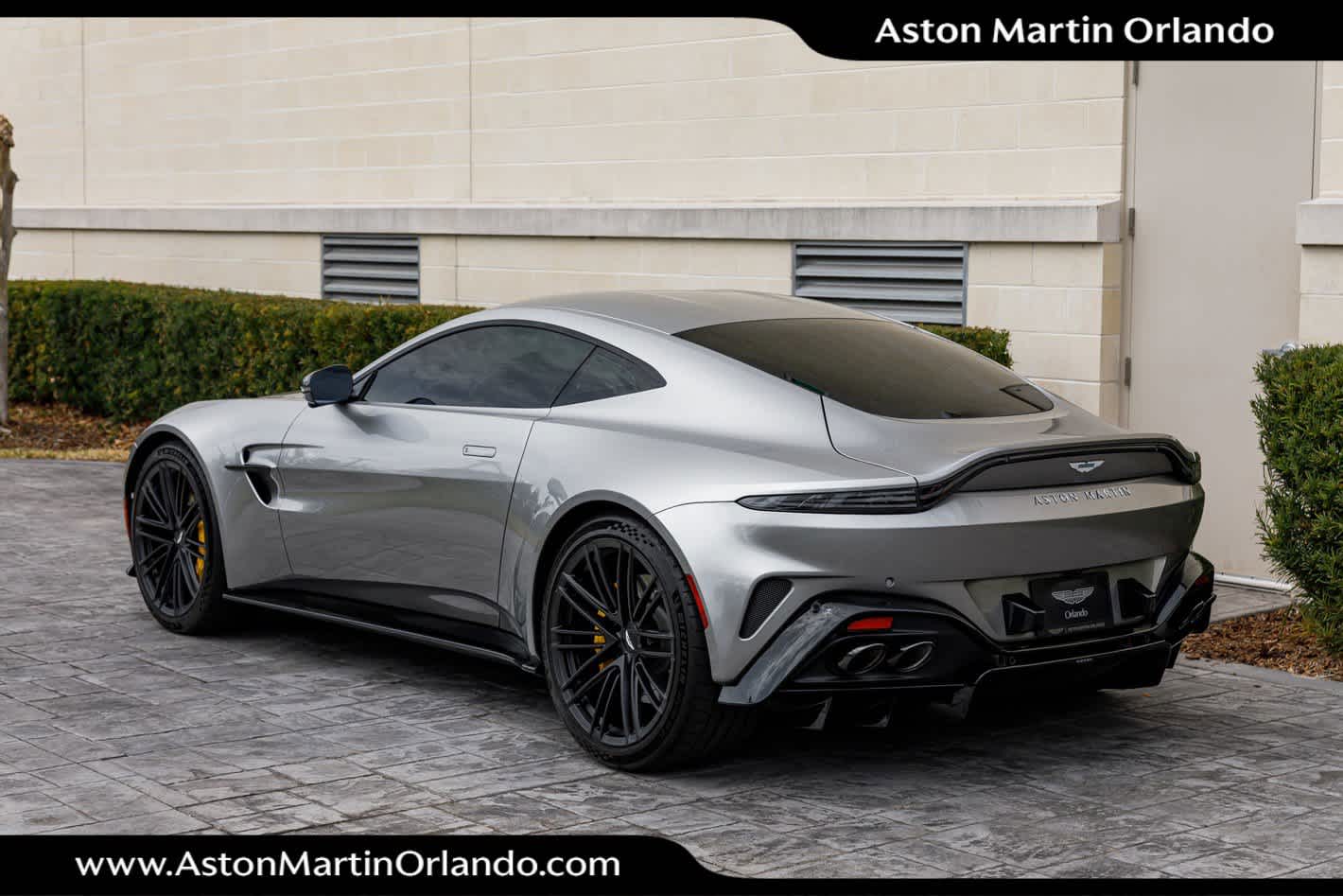 2025 Aston Martin Vantage Base
