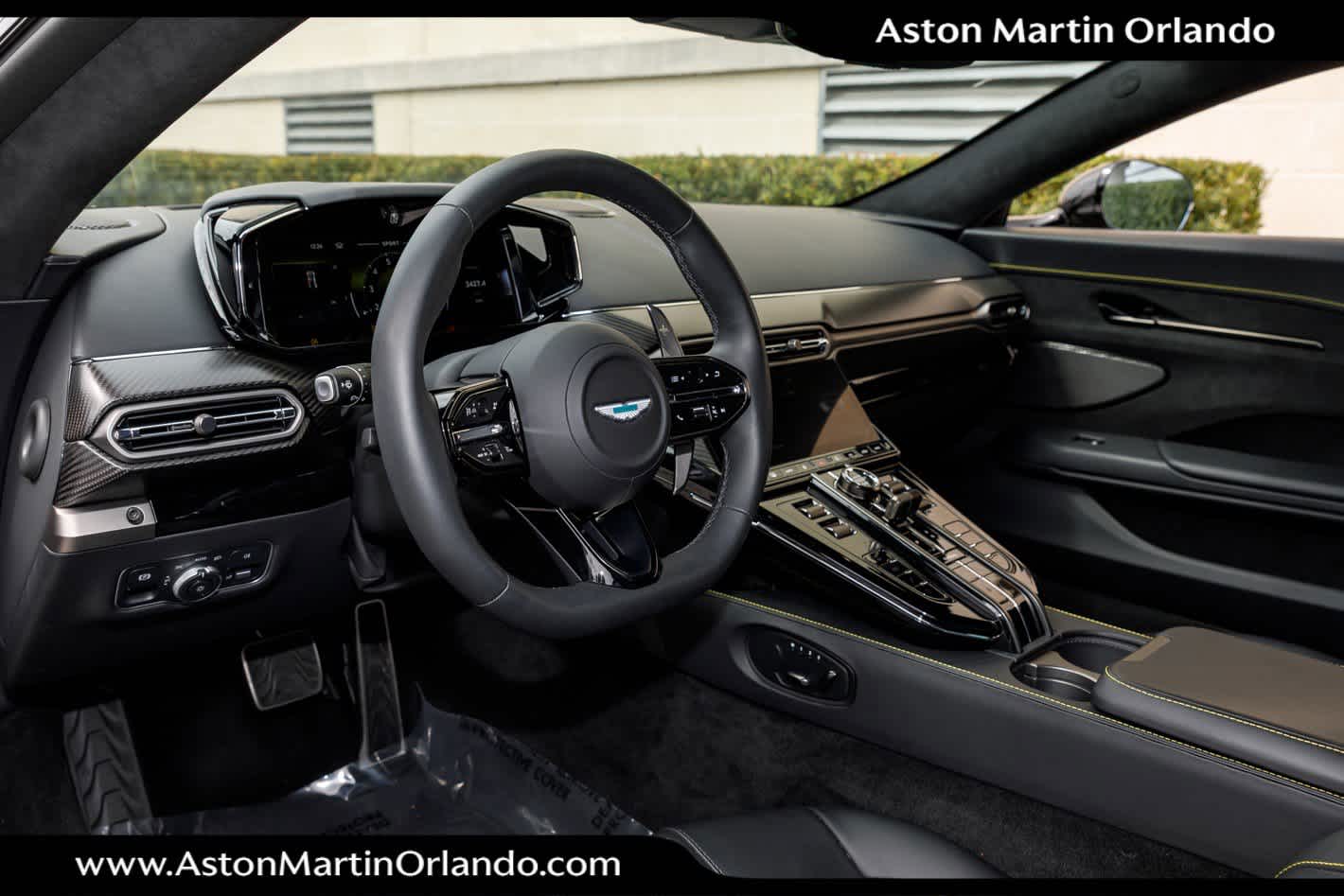 2025 Aston Martin Vantage Base