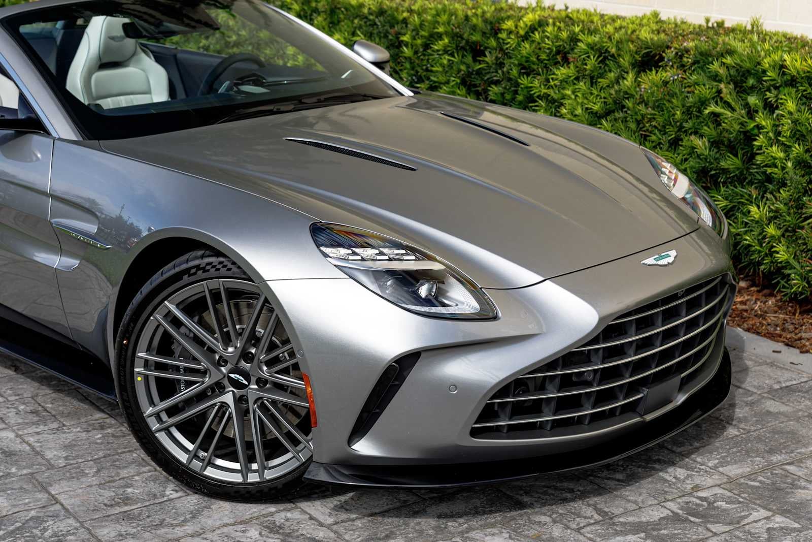 2026 Aston Martin Vantage Base