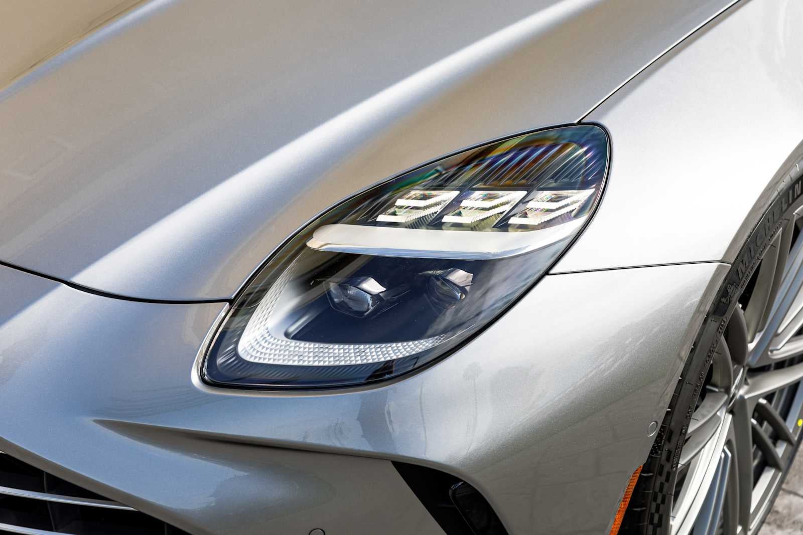 2026 Aston Martin Vantage Base