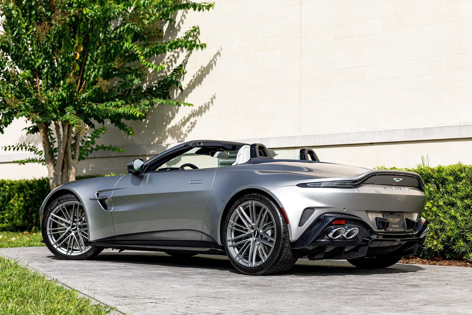 2026 Aston Martin Vantage Base