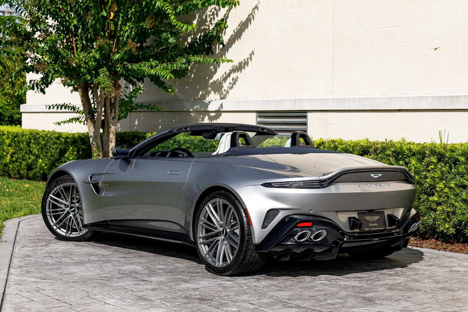 2026 Aston Martin Vantage Base