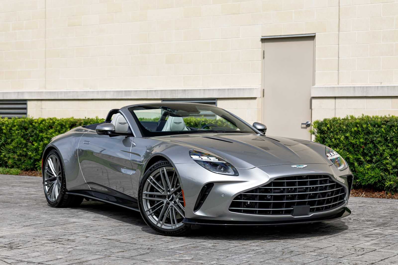 2026 Aston Martin Vantage Base