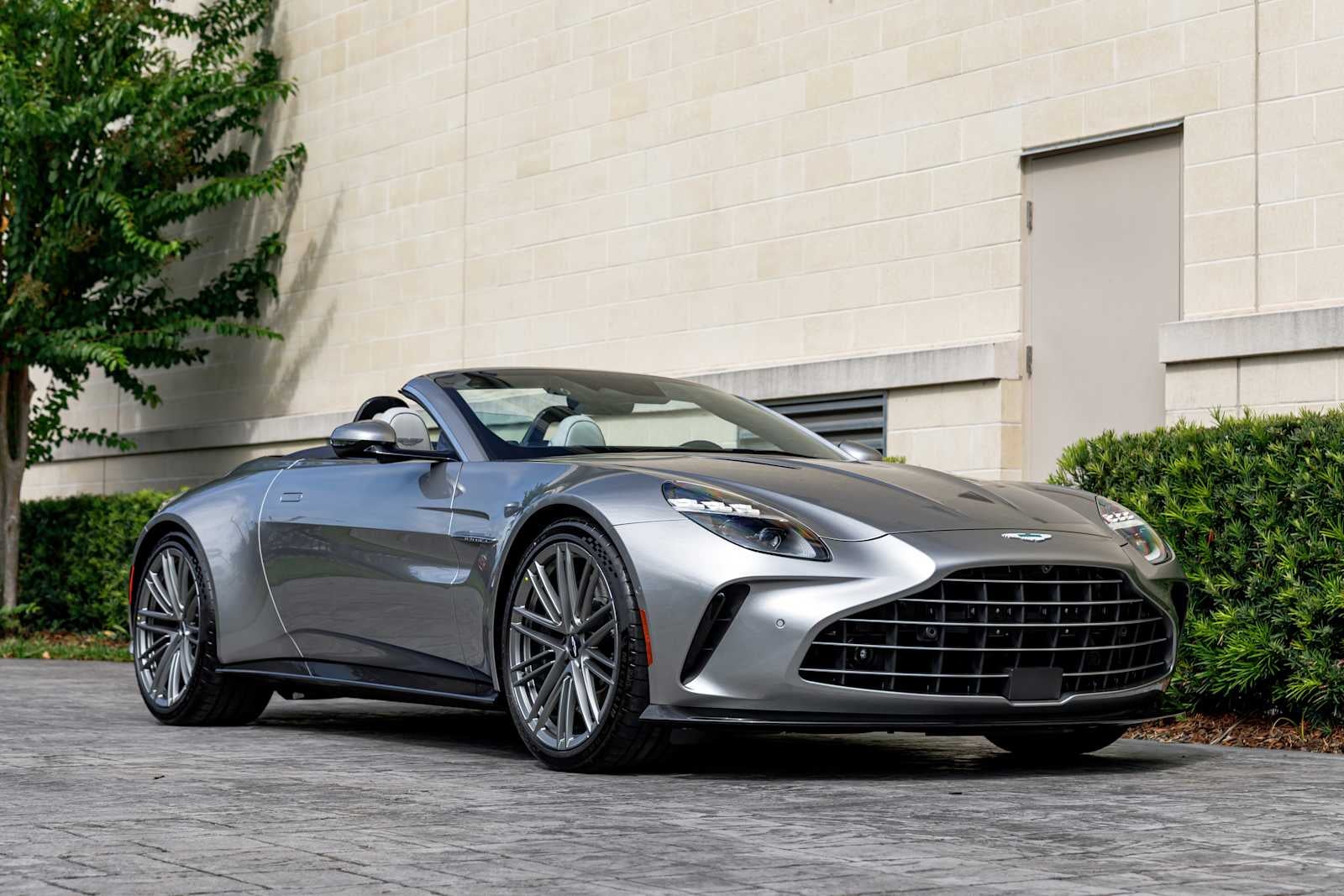 2026 Aston Martin Vantage Base