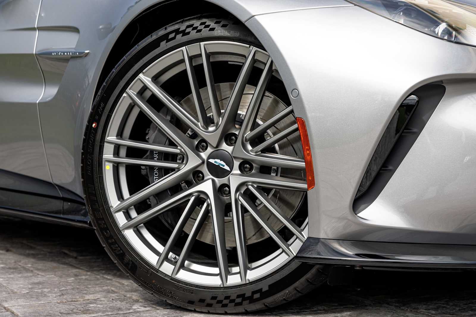 2026 Aston Martin Vantage Base