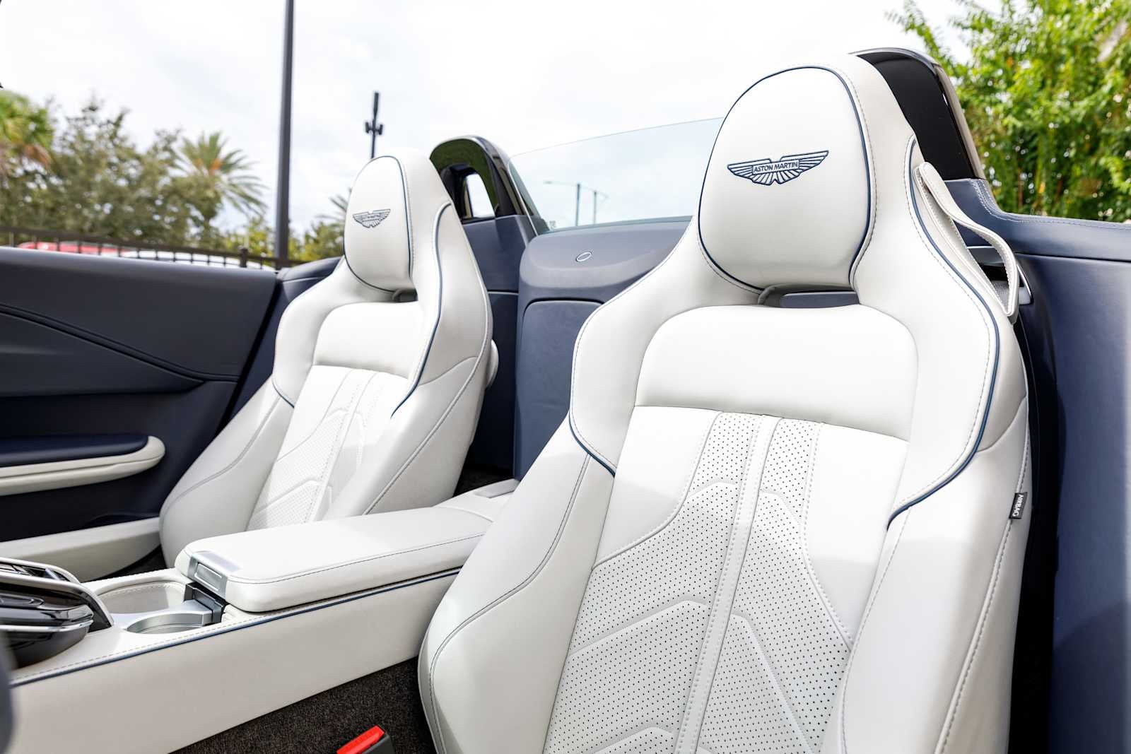 2026 Aston Martin Vantage Base