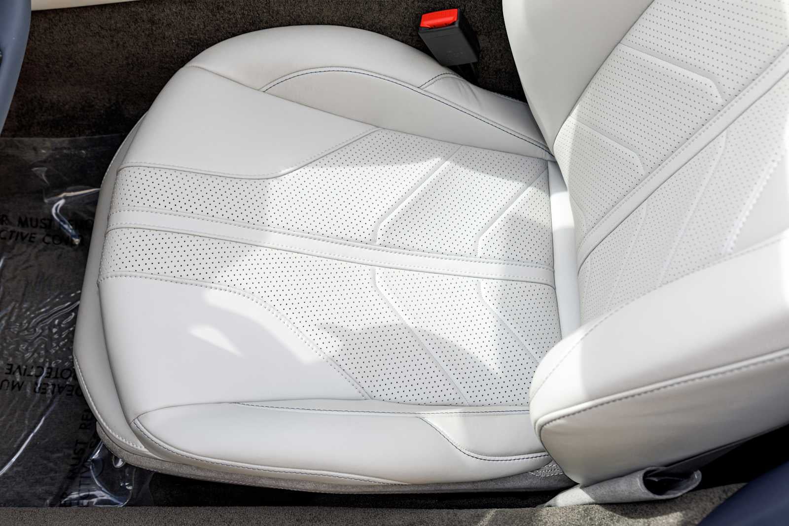 2026 Aston Martin Vantage Base