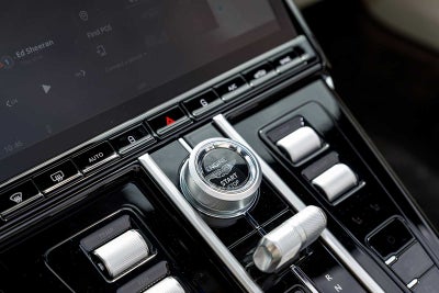 2026 Aston Martin Vantage Base