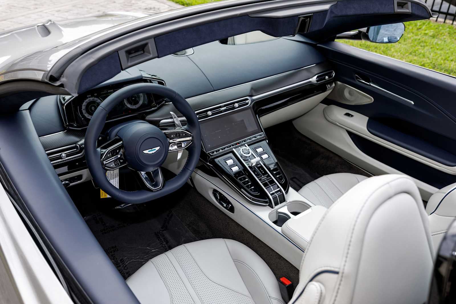 2026 Aston Martin Vantage Base