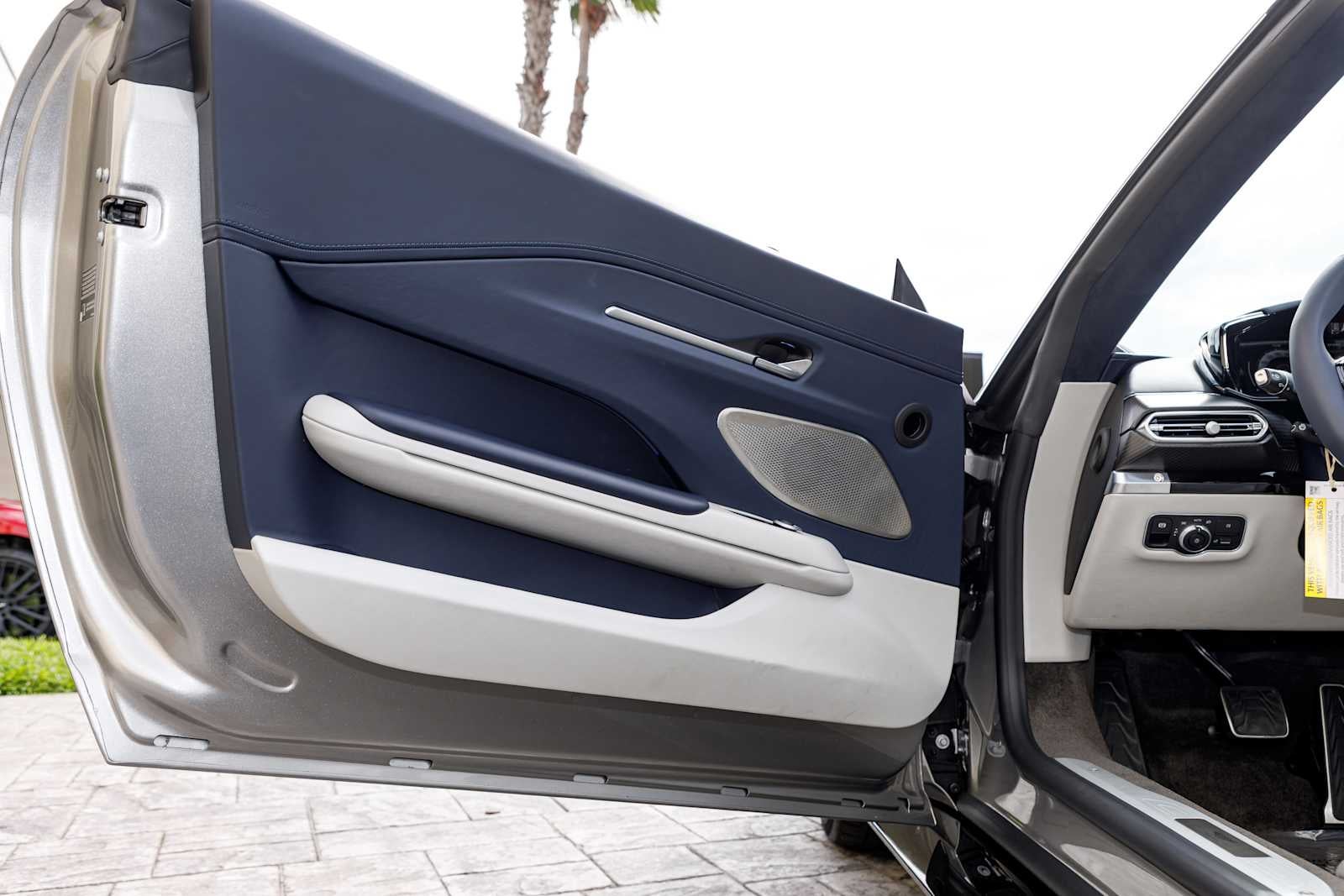 2026 Aston Martin Vantage Base