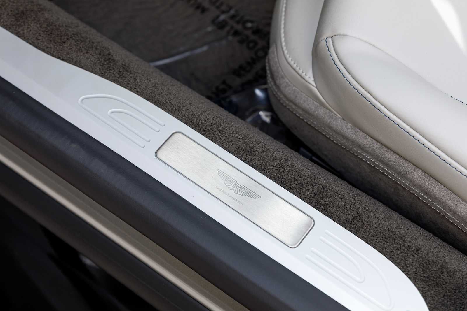 2026 Aston Martin Vantage Base