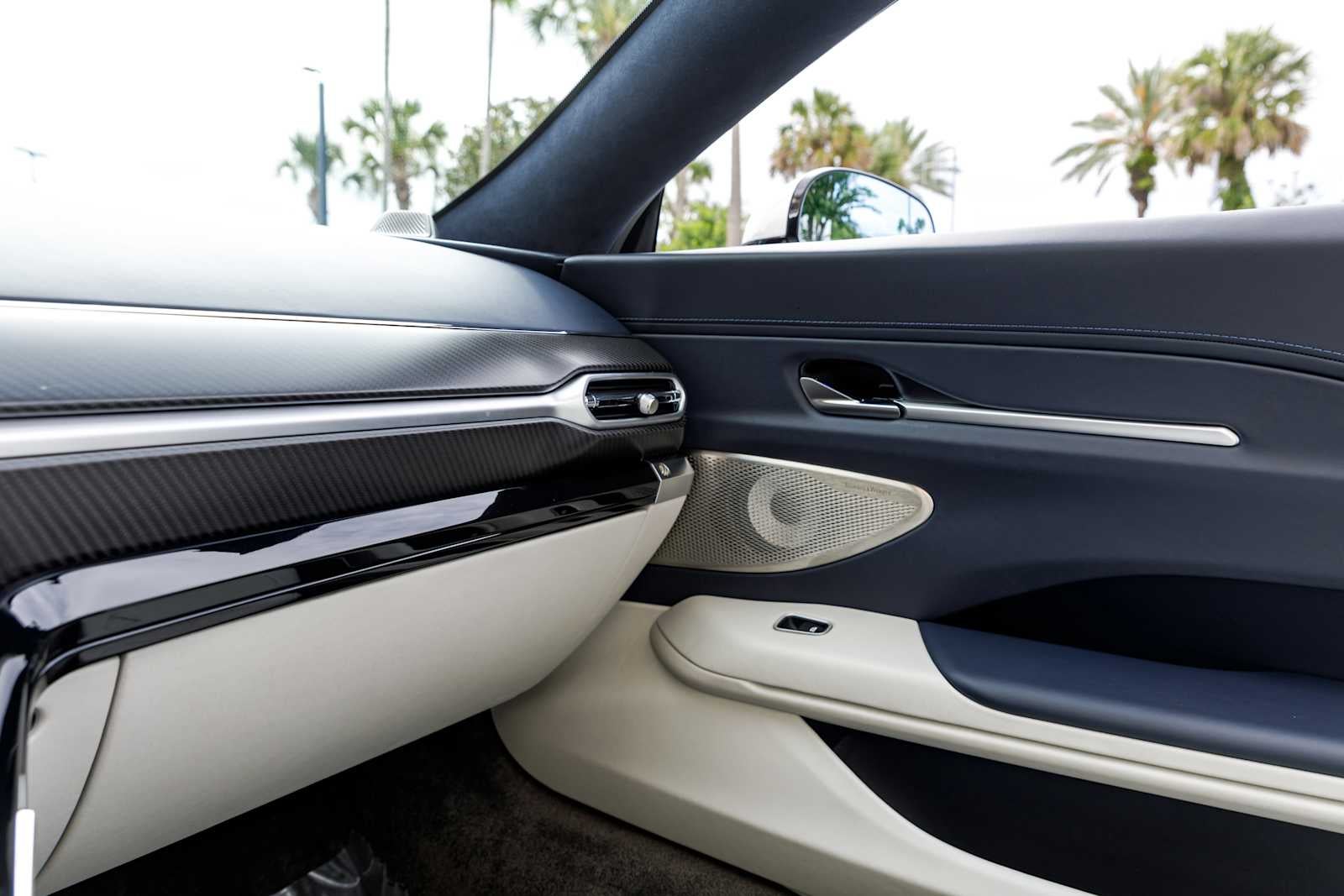 2026 Aston Martin Vantage Base