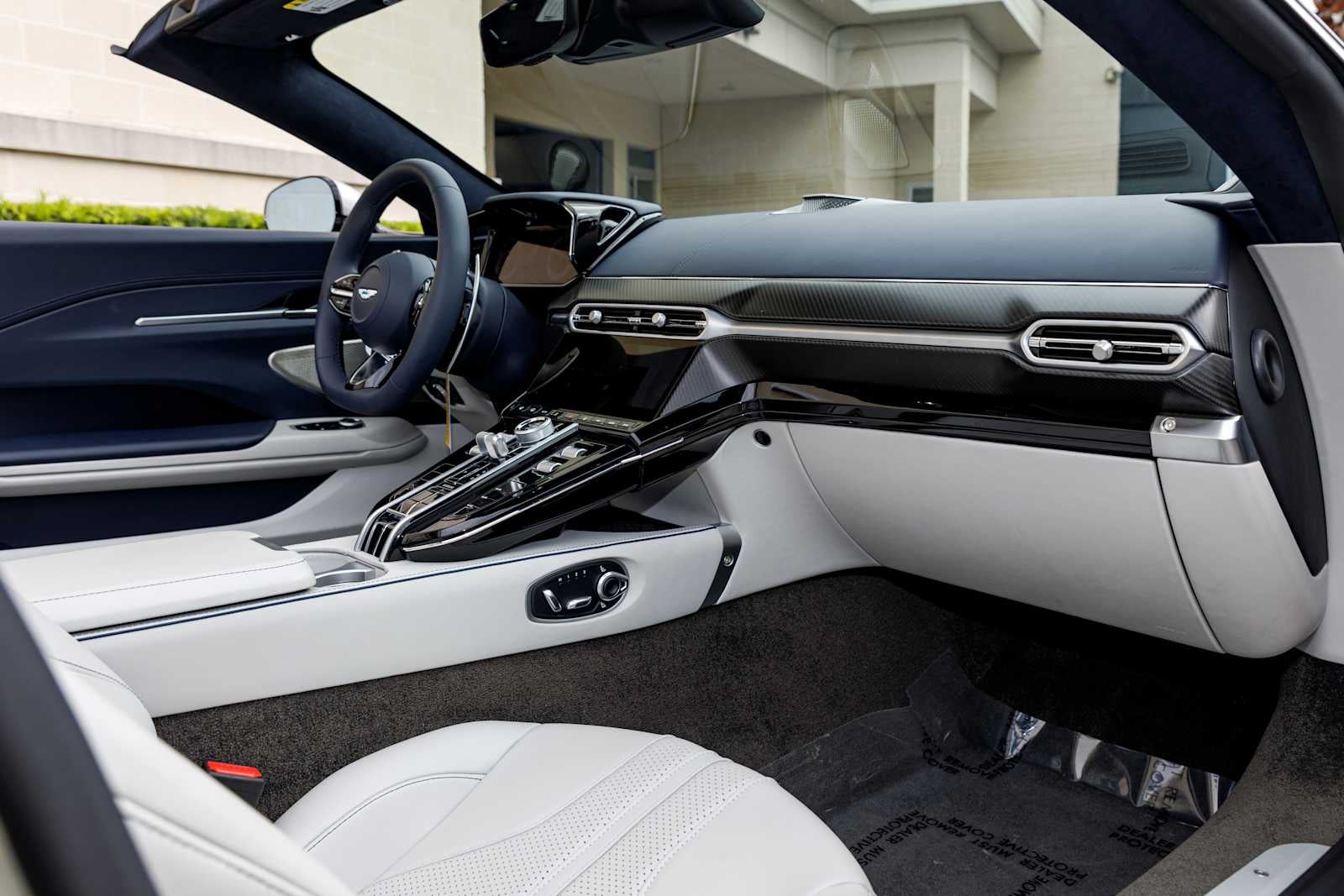 2026 Aston Martin Vantage Base