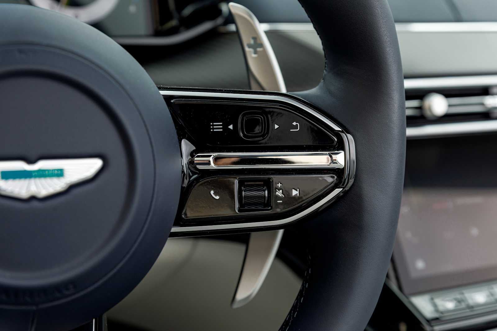 2026 Aston Martin Vantage Base