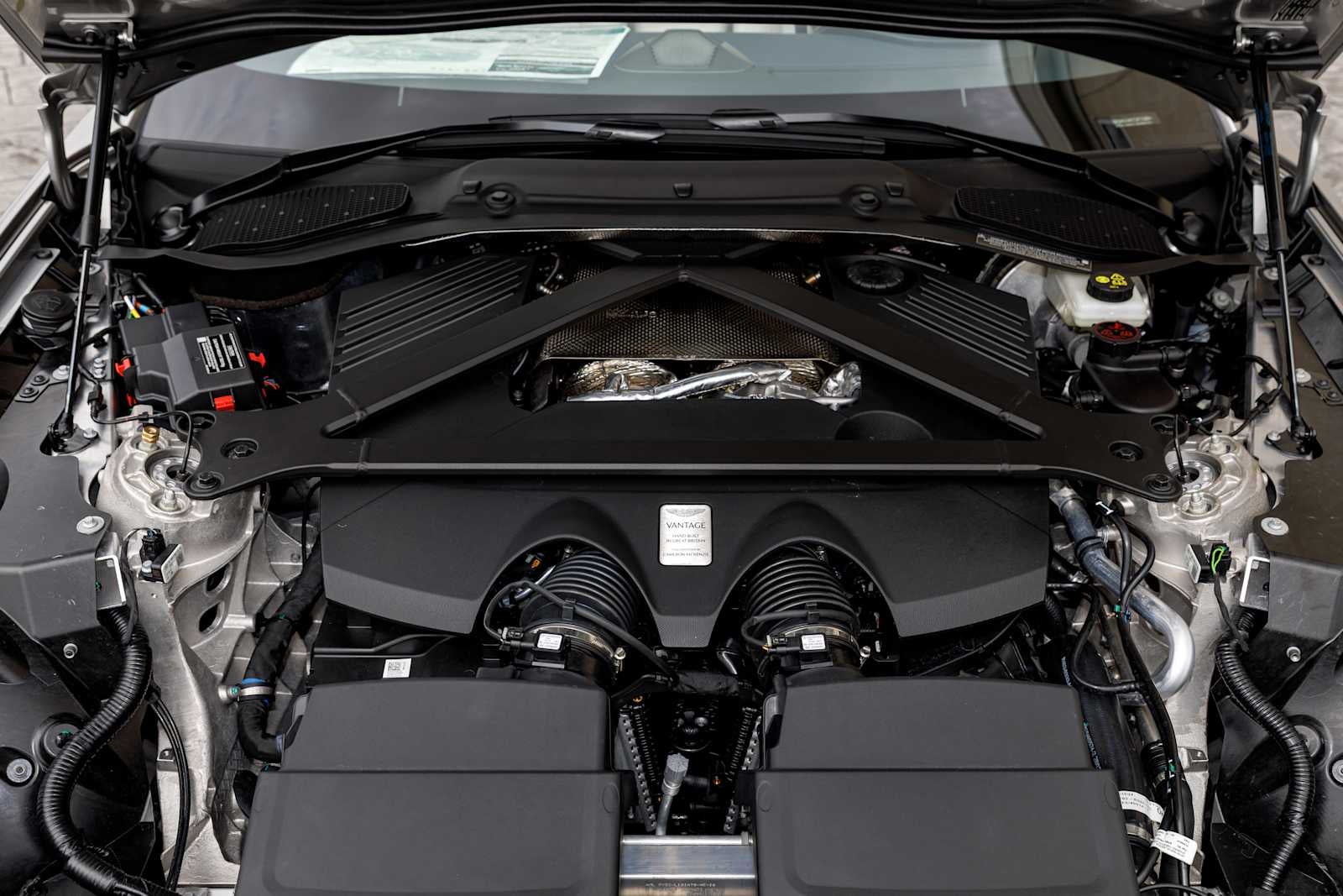 2026 Aston Martin Vantage Base